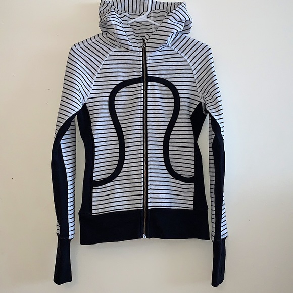 Lululemon Scuba Hoodie - Picture 5 of 7